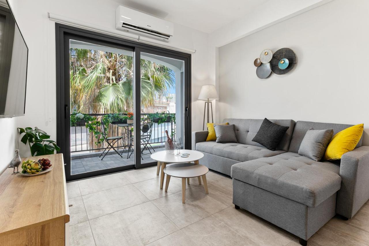 Dreamy 2 Bed Apartment By The Sea Paphos Exterior photo